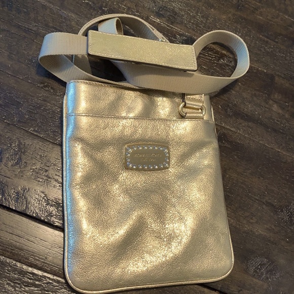 Michael Kors mini cross over bag - Picture 1 of 4